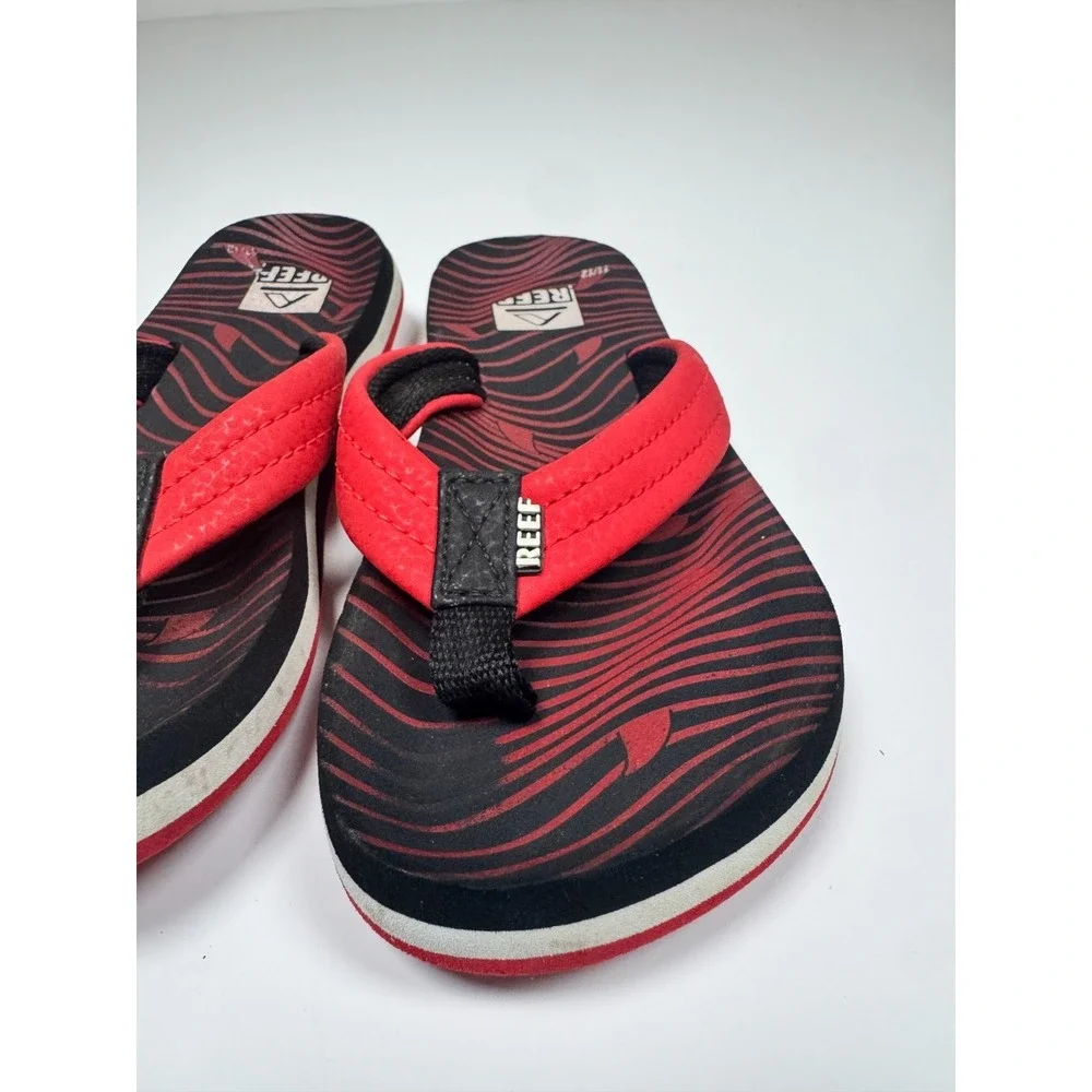 Reef Ahi Kids Flip Flops 11/12 Black Red Casual Slide Slip On Thong Sandals